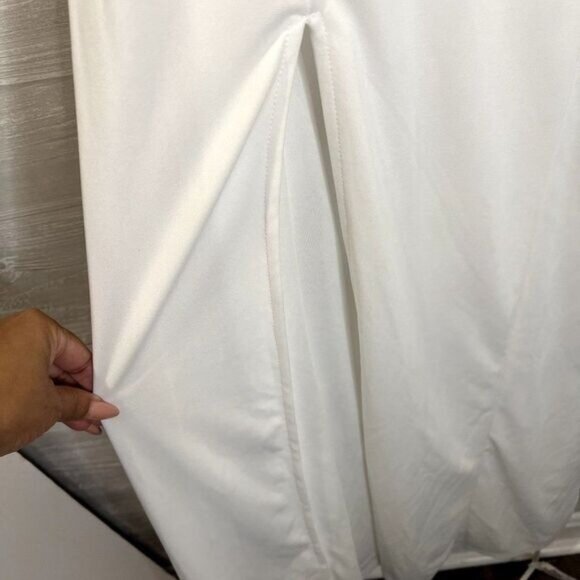 H&M Women's Double‎ V-neck Long Sleeve White Long Gown with Gold Accent Belt - Picture 5 of 9